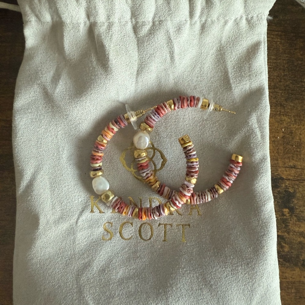 Kendra Scott Lila vintage gold hoops